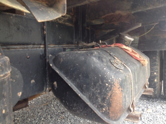 รถฮีโน่ 10 ล้อ ท้ายลาด FM3M  195 แรงม้า.  สนใจติดต่อ  081 - 6079515