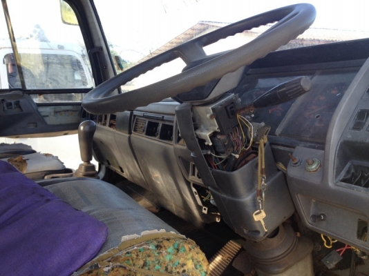 รถฮีโน่ 10 ล้อ ท้ายลาด FM3M  195 แรงม้า.  สนใจติดต่อ  081 - 6079515