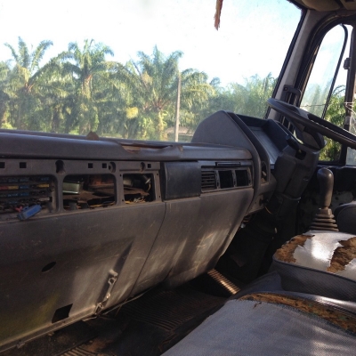 รถฮีโน่ 10 ล้อ ท้ายลาด FM3M  195 แรงม้า.  สนใจติดต่อ  081 - 6079515