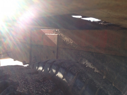 รถฮีโน่ 10 ล้อ ท้ายลาด FM3M  195 แรงม้า.  สนใจติดต่อ  081 - 6079515