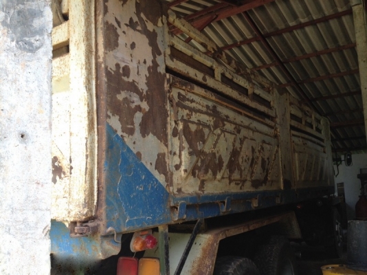 รถมิตซู  10  ล้อดั้ม  FN527M - TF   220 แรงม้า.  สนใจติดต่อ 081 - 6079515