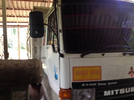 รถมิตซู  10  ล้อดั้ม  FN527M - TF   220 แรงม้า.  สนใจติดต่อ 081 - 6079515