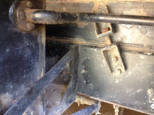 รถมิตซู  10  ล้อดั้ม  FN527M - TF   220 แรงม้า.  สนใจติดต่อ 081 - 6079515