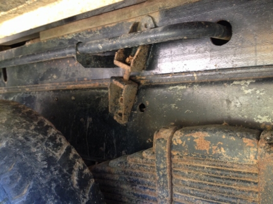 รถมิตซู  10  ล้อดั้ม  FN527M - TF   220 แรงม้า.  สนใจติดต่อ 081 - 6079515