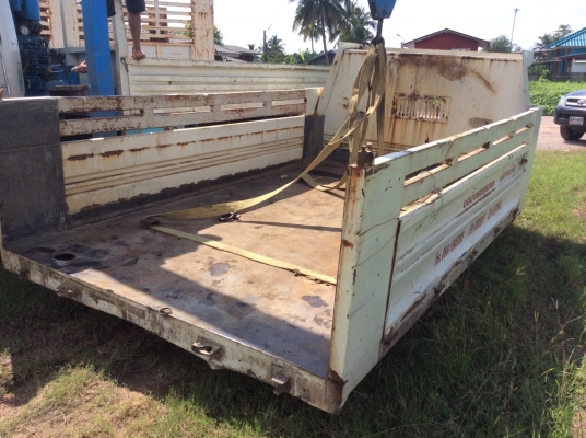 ขายกระบะ 6ล้อสามมิตร ถอดลงจากรถISUZU DECA ยาง900 ครัทซีกว้าง 0.85 ม. กระบะกว้าง 2.45 ม.ยาว 4 ม.อุปกรณ์ครบ  ขาย 120,000 บาท (ศุภากร 081-4252943)