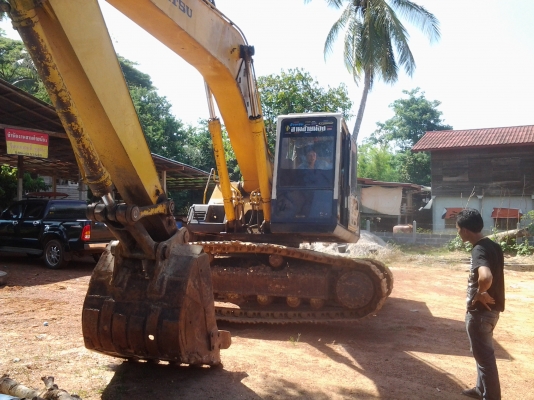 KOMATSU  PC   200  รุ่น  5