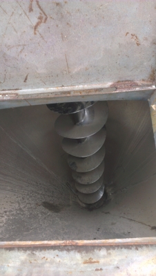 Sell> ขายเครื่องผสมอาหารลูกข่าง ลูกข่างและใบพัดเป็นสเตนเลส ขึ้นลงไฮดรอลิค สวยมาก หายากครับ