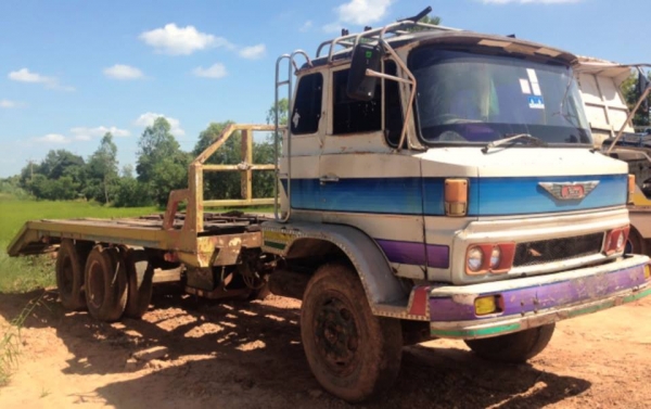 **285,000 บ.ต่อรอง**ขาย10ล้อ1เพลาท้ายลาด ขึ้นแบคโฮ120 ISUZU TX 6BB1-145แรง วางหัวKT925 เครื่องดีฟิตมาใหม่ แน่น แรง เกียร์ดีไม่มีหลุด ช่วงล่างเดิม คัสซีดี ไม่ผะ มีบวมบ้าง เสริมเหล็กบน-ล่างหนาแข็งแรง หางขึ้นแบคโฮสภาพดี พื้นโอเค เหล็กหนาแข็งแรงไม่มีผุ หัวเก๋