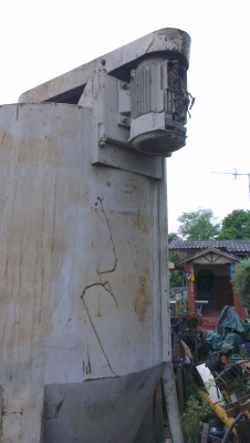 Sell> ขายไซโล ผสมอาหารสัตร์ ขนาด 1 ตัน ของใหม่เก่าเก็บ ไม่ต้องฝังดินครับ ของอิตาลี สภาพยังแจ๋วครับ