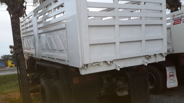 ขายรถบรรทุกสิบล้อดั้มท์ ISUZU DECA EURO 2 270 แรงม้า มีระบบลากพ่วง ปี 48