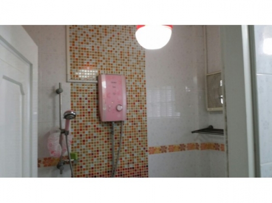 ขายอาคารพาณิชย์ 3 ชั้นครึ่ง พหลโยธิน 52 เนื้อที่ 21 ตรว สวยๆ