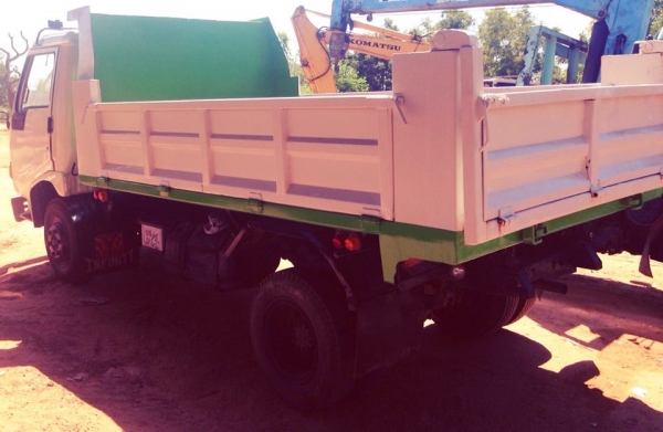 **655,000 บ.ต่อรอง**ขาย6ล้อดั้มดิน5คิว สวยๆ HINO FB2WEKA ซุปเปอร์เสี่ย วางเครื่องJO5C-150แรง แห้งๆแน่นๆ ไม่มีเยิ้ม เกียร์ดีไม่มีหลุด ช่วงล่างFหน้า-หลัง คัสซีสวยเดิม ไม่ปะไม่ดาม ไม่มีบวม กระบะดั้มเหล็ก5ตัน3.60ม.ยิงหน้าสภาพสวย พื้นสวยข้างสวยไม่มีผุ หัวเก๋งส