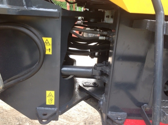 รถตัก Komatsu WA 320-5 สวยมาก สภาพ 90\% ไม่มีที่ติ รถใช้น้อย 3,000 กว่าชั่โมง นำเข้า ไม่ผ่านการใช้ในไทย