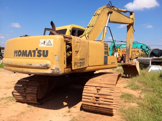 ขายด่วน   รถแบคโฮ KOMATSU  PC200  รุ่น 6  สภาพดีมากพร้อมใช้งาน