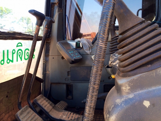 ขายด่วน   รถแบคโฮ KOMATSU  PC200  รุ่น 6  สภาพดีมากพร้อมใช้งาน