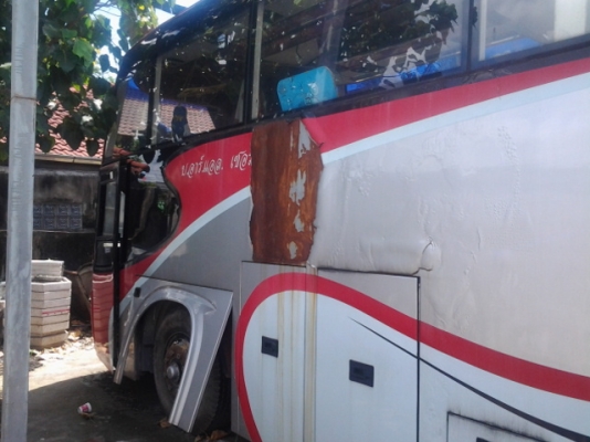 ขายรถบัส เครื่องท้าย ตามสภาพ รถบริษัท ขายรถบัส เครื่องท้าย ตามสภาพ รถบริษัท