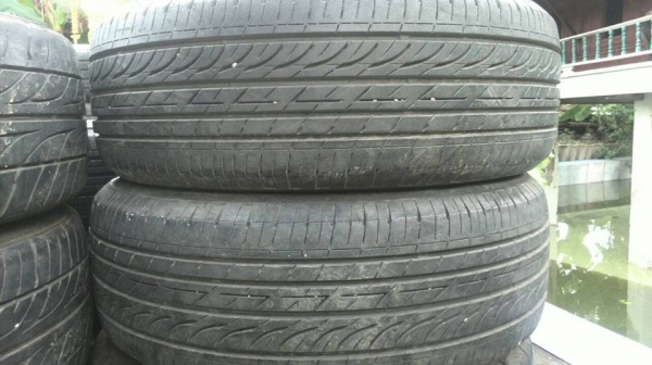 ขายยาง BRIDGESTONE GR90 205-55-16 ปี10 ดอกสวยมาก ไม่บวม คู่ละ 1,800 บาท