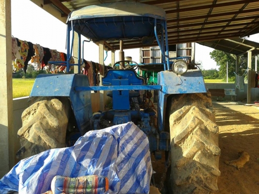 ขายรถไถ ฟร์อดFORD 6600เสื้อลาย สภาพพร้อมลุยงาน อุปกรณ์ครบ ใบดันหน้า ผานหลัง เครื่องดี ปั๊มดี