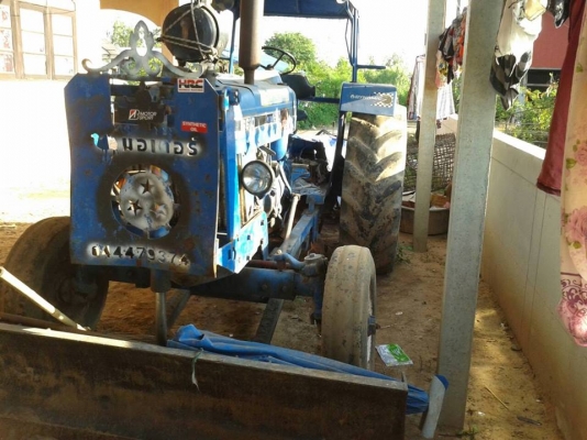 ขายรถไถ ฟร์อดFORD 6600เสื้อลาย สภาพพร้อมลุยงาน อุปกรณ์ครบ ใบดันหน้า ผานหลัง เครื่องดี ปั๊มดี