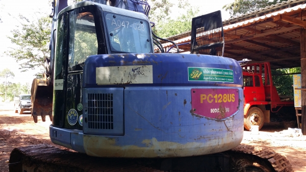 ขายด่วน รถแม็คโค PC128 US-2 พร้อมรถหกล้อหางปลา JCM ทะเบียนพร้อมทั้งสองคัน