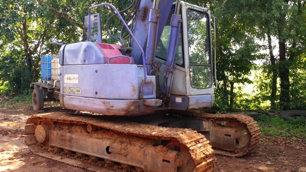 ขายด่วน รถแม็คโค PC128 US-2 พร้อมรถหกล้อหางปลา JCM ทะเบียนพร้อมทั้งสองคัน