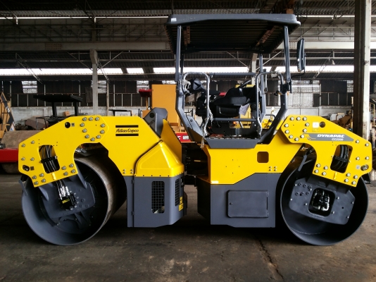 รถบดสองล้อเหล็กใหม่ DYNAPAC CC2200