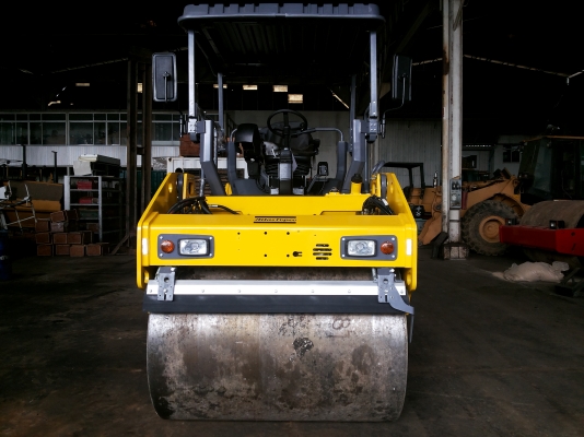 รถบดสองล้อเหล็กใหม่ DYNAPAC CC2200