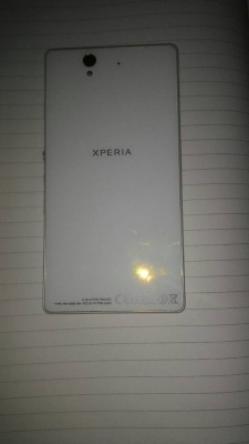 ขายโทรศัพท์ SONY Xperia Z กันน้ำสักเครื่อง ราคา 6,500 บาทเดิมๆ มีเเต่ตัวเครื่องเท่านั้น