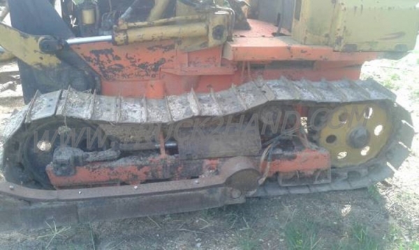 แทร็คเตอร์ KOMATSU รุ่น D 20 P-5 4 สูบ แทร็คเตอร์ KOMATSU รุ่น D 20 P-5 4 สูบ