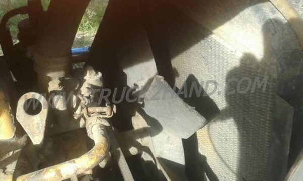 แทร็คเตอร์ KOMATSU รุ่น D 20 P-5 4 สูบ แทร็คเตอร์ KOMATSU รุ่น D 20 P-5 4 สูบ