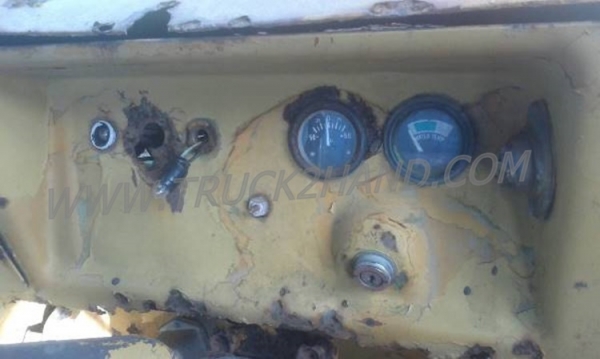 แทร็คเตอร์ KOMATSU รุ่น D 20 P-5 4 สูบ แทร็คเตอร์ KOMATSU รุ่น D 20 P-5 4 สูบ