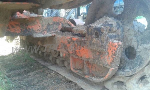 แทร็คเตอร์ KOMATSU รุ่น D 20 P-5 4 สูบ แทร็คเตอร์ KOMATSU รุ่น D 20 P-5 4 สูบ