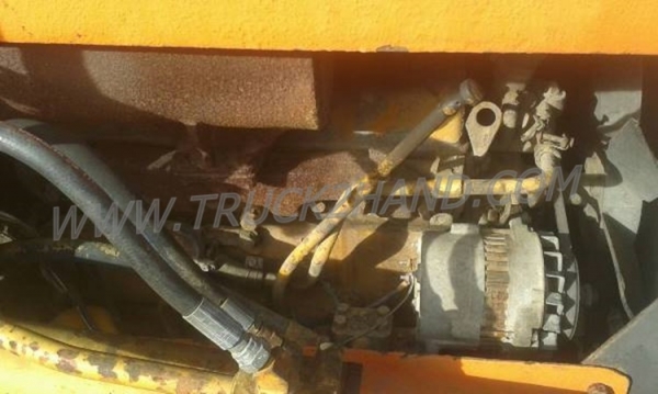 แทร็คเตอร์ KOMATSU รุ่น D 20 P-5 4 สูบ แทร็คเตอร์ KOMATSU รุ่น D 20 P-5 4 สูบ