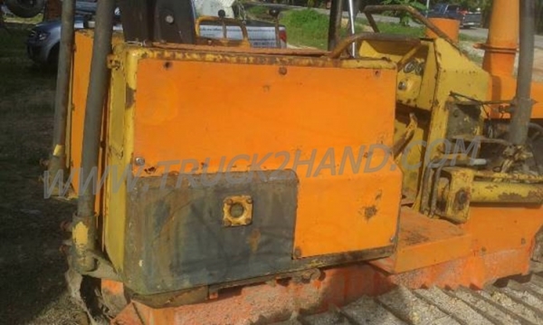 แทร็คเตอร์ KOMATSU รุ่น D 20 P-5 4 สูบ แทร็คเตอร์ KOMATSU รุ่น D 20 P-5 4 สูบ