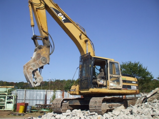 รถขุด Caterpillar 320B #3MR04192 (คีมหนีบ) Used Excavator มือสอง ญี่ปุ่น สนใจโทร. 080-6565422 (หนิง)