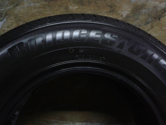 ขายยาง 215-70-15 ปี13 BRIDGESTONE 22พย.57