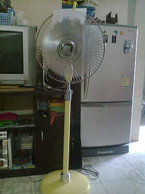 พัดลมเหล็กโตชิบาแบบตั้งพื้น