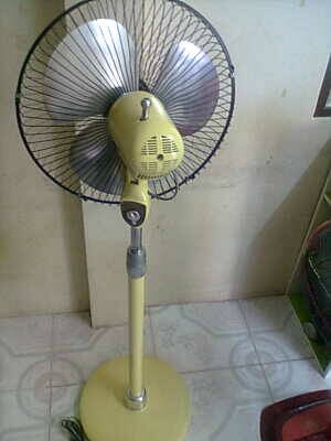 พัดลมเหล็กโตชิบาแบบตั้งพื้น
