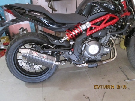 ท่อ benelli tnt300s ตรงรุ่น (ปิดการขาย ขายแล้วจ๊ะ)