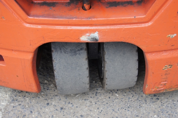 ขายรถยกไฟฟ้านั่งขับ 3 ล้อ ขนาด 1.5 ตัน เสาสูง 3 เมตร TOYOTA 7FBEL15 ขายรถยกไฟฟ้านั่งขับ 3 ล้อ ขนาด 1.5 ตัน เสาสูง 3 เมตร TOYOTA 7FBEL15