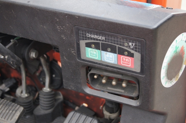 ขายรถยกไฟฟ้านั่งขับ 3 ล้อ ขนาด 1.5 ตัน เสาสูง 3 เมตร TOYOTA 7FBEL15 ขายรถยกไฟฟ้านั่งขับ 3 ล้อ ขนาด 1.5 ตัน เสาสูง 3 เมตร TOYOTA 7FBEL15