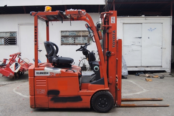 ขายรถยกไฟฟ้านั่งขับ 3 ล้อ ขนาด 1.5 ตัน เสาสูง 3 เมตร TOYOTA 7FBEL15 ขายรถยกไฟฟ้านั่งขับ 3 ล้อ ขนาด 1.5 ตัน เสาสูง 3 เมตร TOYOTA 7FBEL15