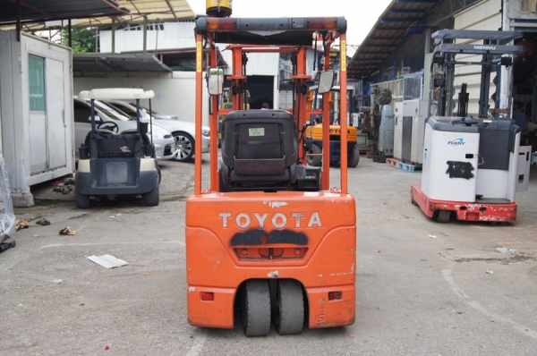 ขายรถยกไฟฟ้านั่งขับ 3 ล้อ ขนาด 1.5 ตัน เสาสูง 3 เมตร TOYOTA 7FBEL15 ขายรถยกไฟฟ้านั่งขับ 3 ล้อ ขนาด 1.5 ตัน เสาสูง 3 เมตร TOYOTA 7FBEL15