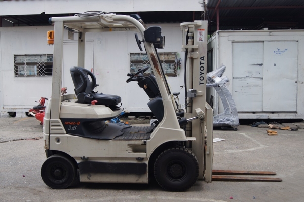 ขายรถยกไฟฟ้านั่งขับขนาด 1.4 ตัน เสาสูง 3 เมตร TOYOTA 7FB14