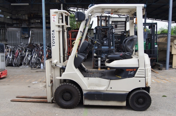 ขายรถยกไฟฟ้านั่งขับขนาด 1.4 ตัน เสาสูง 3 เมตร TOYOTA 7FB14