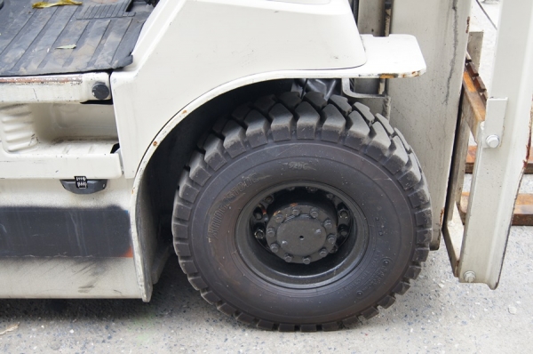 ขายรถยกไฟฟ้านั่งขับขนาด 1.4 ตัน เสาสูง 3 เมตร TOYOTA 7FB14