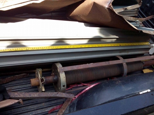 ขายประตูม้วน มีบานใหญ่กับเล็ก 2 บาน สภาพใช้ได้ ไม่ผุ ขายประตูม้วน มีบานใหญ่กับเล็ก 2 บาน สภาพใช้ได้ ไม่ผุ