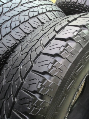ขาย YOKOHAMA A/T-S 265/70R16 ครับ