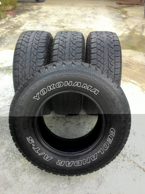 ขาย YOKOHAMA A/T-S 265/70R16 ครับ