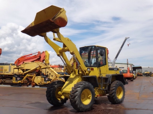 รถตัก Komatsu WA 100-3 สวยมาก สภาพ 90\% ไม่มีที่ติ รถใช้น้อย 3,000 กว่าชั่โมง นำเข้าจากญี่ปุ่น รถตัก Komatsu WA 100-3 สวยมาก สภาพ 90\% ไม่มีที่ติ รถใช้น้อย 3,000 กว่าชั่โมง นำเข้าจากญี่ปุ่น